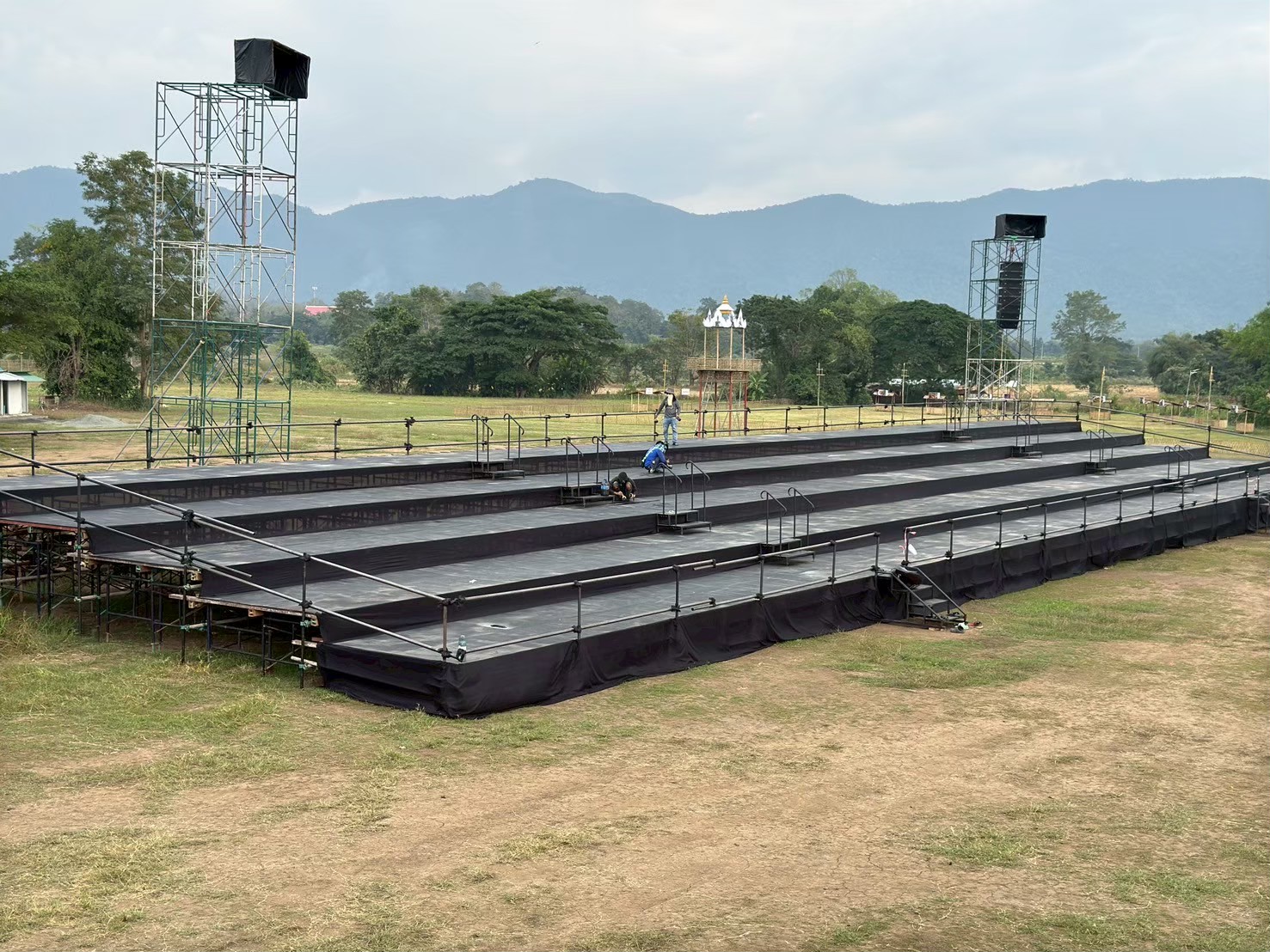 LINE_ALBUM_เวทีงานโคมลอย_260708_1